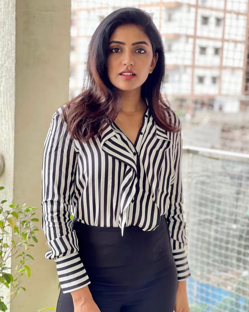 మరోవైపు తమిళంలో రెండు సినిమాలు చేస్తుంది. అందులో `ఒట్టు` అనే తమిళ, మలయాళ చిత్రం కూడా ఉంది.