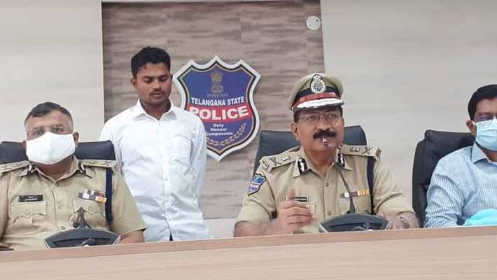 maoist leader ravula ranjith surrendered at Telangana DGP office lns maoist leader ravula ranjith surrendered at Telangana DGP office lns