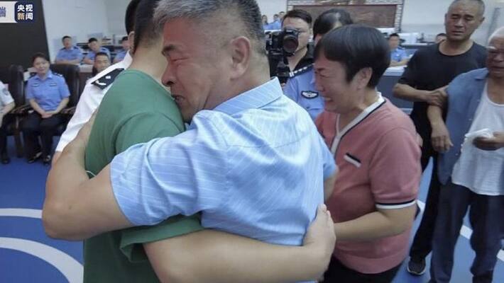 Chinese father found his son snatched 24 years ago Chinese father found his son snatched 24 years ago