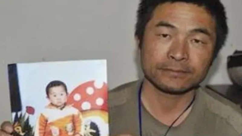 Chinese father found his son snatched 24 years ago