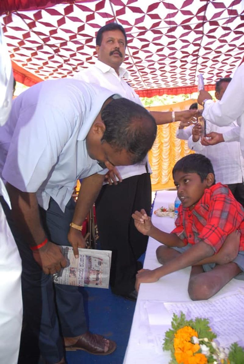 ಕೆಆರ್ಎಸ್ ಅಣೆಕಟ್ಟು ಬಿರುಕು ಬಿಟ್ಟಿದೆ ಎಂದು ಸಂಸದೆ ಸುಮಲತಾ ನೀಡಿದ್ದ ಹೇಳಿಕೆ ನಂತರ ವಿವಾದ ಹೊತ್ತಿಕೊಂಡಿತ್ತು.