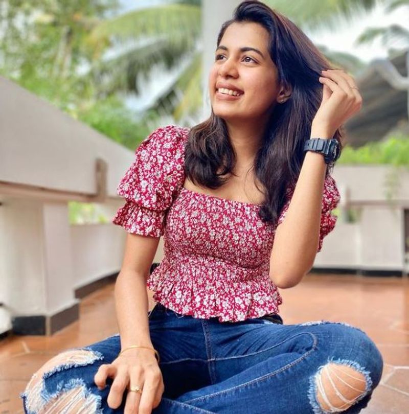 ಗೂಗಲ್ನಲ್ಲಿ ಈ ಕುಟುಂಬದ ಬಗ್ಗೆ ನೆಟ್ಟಿಗರು ಹೆಚ್ಚಿಗೆ ಸರ್ಜ್ (ಹುಡುಕಿದ್ದಾರೆ) ಮಾಡಿದ್ದಾರೆ. 