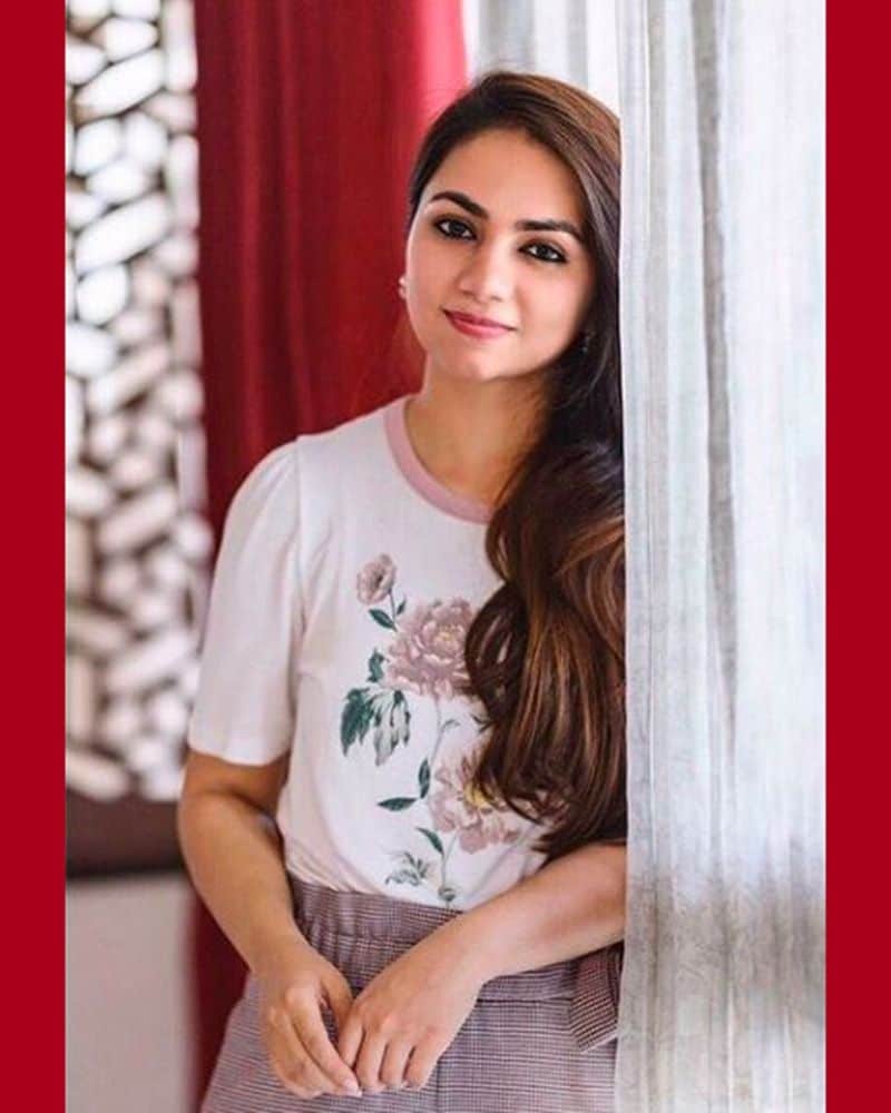 কিন্তু পরবর্তীতে ২০০৮ বেজিং অলিম্পিক্সে অভিনব বিন্দ্রা গোল্ড মেডেল পাওয়া দেখে অনুপ্রাণিত হন ও শুটার হওয়ার সিদ্ধান্ত নেন অপূর্বি চান্ডেলা।