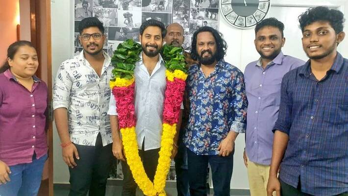 Cheran congratulates to Big Boss aari arjunan victory Cheran congratulates to Big Boss aari arjunan victory