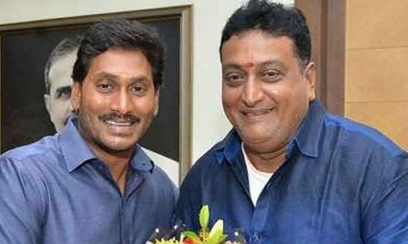 అయితే ఆయన పదవి చేప్పట్టిన కొన్నాళ్లకు లైంగిక వేధింపుల ఆరోపణలు ఎదుర్కొన్నారు. ఓ మహిళా ఉద్యోగితో ఆయన అసభ్యంగా మాట్లాడారంటూ ఆడియో టేప్ బయటికి రావడం జరిగింది. ఈ విషయంలో తాను నిరపరాధిని అంటూ పృథ్విరాజ్ వెల్లడించారు. అలాగే కొందరు కుట్ర పూరితంగా వివాదంలో ఇరికించారంటూ ఆవేదన వ్యక్తం చేశారు.