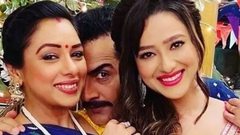 रूपाली ने 7 साल की उम्र से ही एक्टिंग शुरू कर दी थीं। 1985 में रिलीज हुई फिल्म साहेब में उन्हें चाइल्ड आर्टिस्ट के तौर पर काम किया था। फिल्म में अनिल कपूर, अमृता सिंह, राखी और उत्पल दत्त लीड रोल में थे, जिसका निर्देशन रूपाली के पिता अनिल गांगुली ने ही किया था। इसके बाद वो अपने पिता के ही डायरेक्शन में बनी फिल्म मेरा यार मेरा दुश्मन (1987) में चाइल्ड आर्टिस्ट के रोल में दिखीं।1997 में दो फिल्म अंगारा और दो आंखें बारह हाथ में काम किया और 2011 में फिल्म सतरंगी पैराशूट में भी नजर आई।