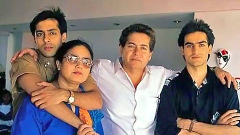 सलीम ने जाकर सलमान से पूछा कि वो क्यों खड़े हैं? सलमान ने जवाब दिया कि उन्हें इस बारे में नहीं पता। तब सलीम खान स्कूल के प्रिंसिपल के पास गए और पूछा कि सलमान को क्यों सजा दी गई है? प्रिंसिपल ने जवाब दिया उनकी स्कूल फीस समय पर जमा नहीं हुई है, इसलिए उन्हें सजा दी गई है।