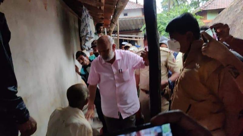 ಮಂಗಳವಾರ ತಾಲೂಕಿನ ಉಂಚಳ್ಳಿ ಗ್ರಾಪಂ ವ್ಯಾಪ್ತಿಯ ಮುಂಡಿಗೆಹಳ್ಳಯಲ್ಲಿ ಮನೆ ಗೋಡೆ ಕುಸಿದು ಮೃತಪಟ್ಟಿದ್ದ ಯಶೋದಾ ಬಂಗಾರ ಗೌಡ 