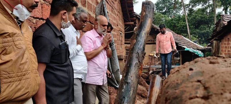 ಮುಂದಿನ 48 ಗಂಟೆಗಳ ಒಳಗಾಗಿ ಪರಿಹಾರ ನೀಡುವುದಾಗಿ ಭರವಸೆ ನೀಡಿ, ತಕ್ಷಣವೇ ಅಧಿಕಾರಿಗಳು ಕುಟುಂಬಕ್ಕೆ ಪರಿಹಾರ ಒದಗಿಸುವ ಕಾರ್ಯ ಆರಂಭಿಸುವಂತೆ ಸೂಚಿಸಿದ್ದ ಸಚಿವರು