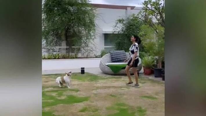 Samantha Ruth Prabhus Video with her pet dog Samantha Ruth Prabhus Video with her pet dog