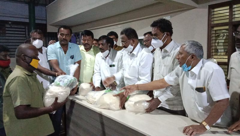 ಕ್ಷೇತ್ರಕ್ಕೆ ಅನುದಾನದ ಕೊರತೆ ಇರಬಹುದು ಆದರೆ ಕೆಲಸ ಮಾಡುವ ಹುಮ್ಮಸ್ಸು ಕುಗ್ಗಿಲ್ಲ, ಕರೋನ ಲಸಿಕೆ ಸರಿಯಾಗಿ ಪೂರೈಕೆಯಾಗುತ್ತಿಲ್ಲ, ಕಳೆದ 2 ದಿನಗಳಿಂದ ವ್ಯಾಕ್ಸಿನೇಷನ್ ಇರಲಿಲ್ಲ.
