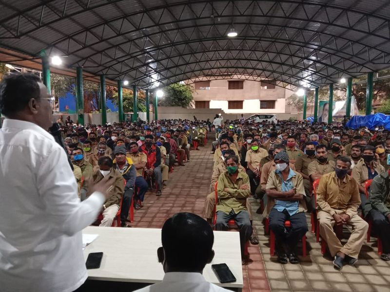 ನಾವು ಕೊಡುವುದು ಶಾಶ್ವತವಲ್ಲ ನಿಮ್ಮ ಪ್ರಾಮಾಣಿಕ ದುಡಿಮೆಯ ಶಾಶ್ವತ. ಬಡವರಿಗಾಗಿ ಇರುವ ಸರ್ಕಾರದ ಯೋಜನೆಗಳನ್ನ, ಸಮರ್ಪಕವಾಗಿ ತಲುಪಿಸುವುದು ನನ್ನ ಮೊದಲ ಆದ್ಯತೆ. 