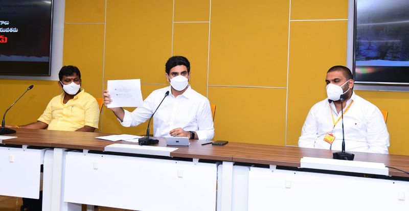 ''జాదూ క్యాలెండర్ విడుదల చేస్తూ రెండేళ్ల లో 6 లక్షల ఉద్యోగాలు కల్పించామంటూ ఫేక్ కబుర్లు చెప్పారు. కార్యకర్తలకు ఇచ్చిన వాలంటీర్ పోస్టులు,పేపర్ లీక్ చేసి అమ్ముకున్న సచివాలయ పోస్టులు, దశాబ్దాలుగా ఉన్న ఆర్టీసీ ఉద్యోగాలు, కాంట్రాక్టు, అవుట్ సోర్సింగ్ ఇలా చెప్పుకుంటేపోతే మొత్తం ఫేక్ లెక్కలే. వాలంటీర్ అంటే స్వచ్ఛందంగా సేవ చెయ్యడం.... ఇది ఉద్యోగం కాదన్నది జగన్ మోసపు రెడ్డి గారే. మరి ఇప్పుడు ఉద్యోగాల లిస్టులో కలపడానికి సిగ్గు వెయ్యలేదా? 90 శాతం వాలంటీర్ పోస్టులు కార్యకర్తలకే ఇచ్చాం అని ఏ2 రెడ్డి గొప్పగా ప్రకటించారు'' అని తెలిపారు.