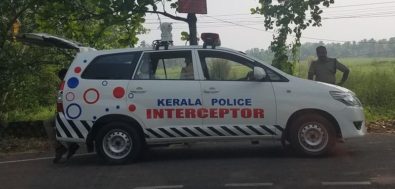 ಮಾಧ್ಯಮಗಳು ಪ್ರಕಾರ, ಲಿವ್ ಇನ್ ರಿಲೇಷನ್ಶಿಪ್ನ ಪಾರ್ಟ್ನರ್ ಮೊಹಮ್ಮದ್ ರನೀಶ್ ತನ್ನ ಕಿಡ್ನಿಯನ್ನು 8 ಲಕ್ಷ ರೂ.ಗೆ ಮಾರಾಟ ಮಾಡುವಂತೆ ಒತ್ತಡ ಹೇರಿದ್ದ ಎಂದು ಸಂತ್ರಸ್ತೆ ಸೋಫಿಯಾ ಹೇಳಿರುವುದಾಗಿ ವರದಿ ಮಾಡಿವೆ. ಸೋಫಿಯಾ ಪ್ರಸ್ತುತ ಕೇರಳದ ವಾಝಕ್ಕಲಾದ ಹಾಸ್ಟೆಲ್ ನಲ್ಲಿ ತಂಗಿದ್ದಾರೆ.
