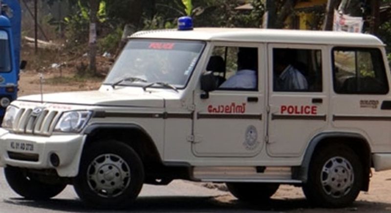 ತಾನು ನಾಲ್ಕನೇ ತರಗತಿಯವರೆಗೆ ಮಾತ್ರ ಶಿಕ್ಷಣ ಪಡೆದಿದ್ದೇನೆ. ನನ್ನ ಸ್ವಂತ ಇಚ್ಛೆಯಿಂದ ಮೂತ್ರಪಿಂಡವನ್ನು ನಾನು ದಾನ ಮಾಡಿದ್ದೇನೆ ಎಂದು ಸಾಬೀತುಪಡಿಸಲು ಮೊಹಮ್ಮದ್ ರನೀಶ್ ದಾಖಲೆಗಳನ್ನು ಸಿದ್ಧಪಡಿಸಿದ್ದರು ಎಂದು ಸೋಫಿಯಾ ಆರೋಪಿಸಿದ್ದಾರೆ. ಮಹಿಳೆಯ ದೂರಿನ ಮೇರೆಗೆ ಪೊಲೀಸರು ತನಿಖೆ ಆರಂಭಿಸಿದ್ದಾರೆ. ನಾವು ಆರೋಪಿಗಳನ್ನು ಪತ್ತೆ ಹಚ್ಚಲು ಪ್ರಯತ್ನಿಸುತ್ತಿದ್ದೇವೆ ಎಂದು ಪೊಲೀಸರು ತಿಳಿಸಿದ್ದಾರೆ, ಆದರೆ ಆರೋಪಿಯ ಫೋನ್ ಸ್ವಿಚ್ ಆಫ್ ಆಗಿದೆ.