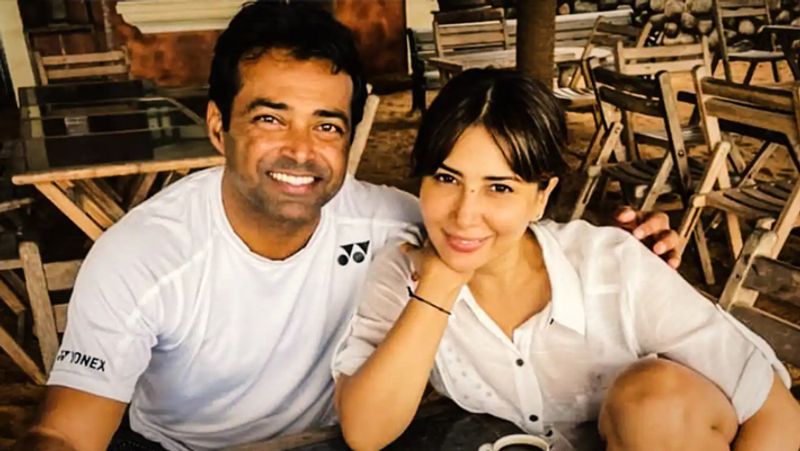 अब पेस एक्ट्रेस किम शर्मा के साथ है नजर आ रहे हैं। बात किम की करें तो वे क्रिकेटर युवराज सिंह को भी डेट कर चुकी है। इसके बाद उन्होंने स्पेनिश ब्वॉयफ्रेंड कॉर्लोस मार्टिन को डेट किया। दोनों शादी कर मैड्रिड शिफ्ट होने वाले थे लेकिन किसी वजह से इन्होंने सगाई तोड़ दी थी।