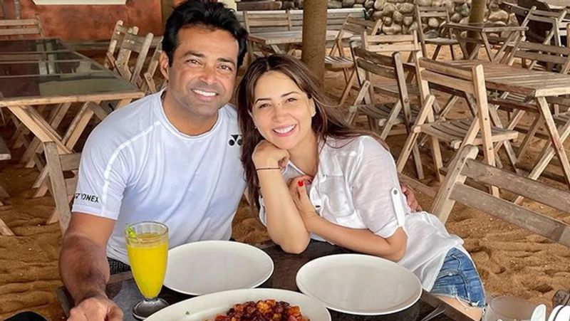 Kim Sharma, Leander Paes take pet dog for a walk, netizens ask 'Please mention who's the dog??' RCB