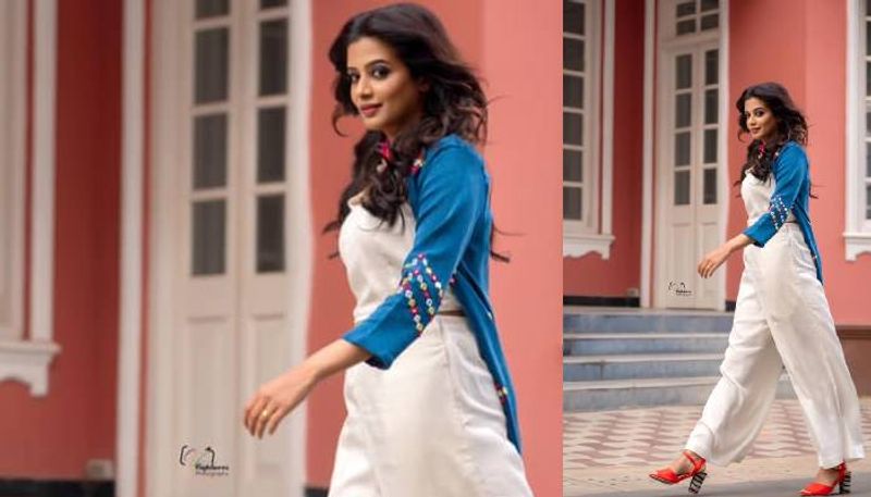 ഇപ്പോഴിതാ പ്രിയാമണിയുടെ ഏറ്റവും പുത്തന് ചിത്രങ്ങളും ശ്രദ്ധനേടുകയാണ്.