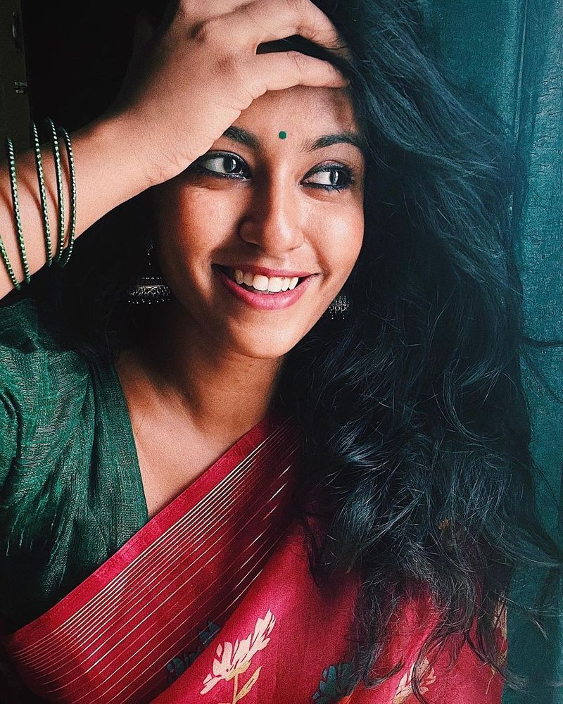 Actress Roshni quits Bharathi Kannamma serial? new heroine photo going viral