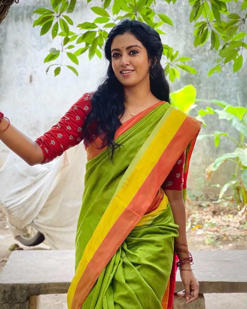 Is the reason vijay tv serial fame Roshni leaving Bharathi Kannamma serial?