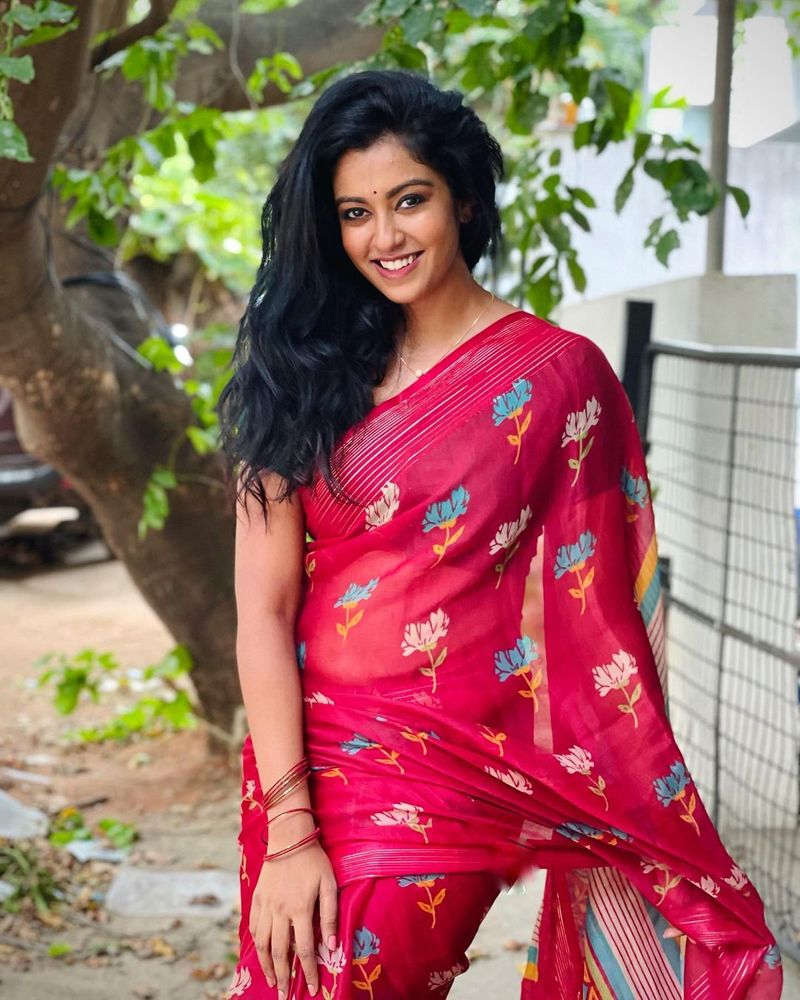 Is the reason vijay tv serial fame Roshni leaving Bharathi Kannamma serial?