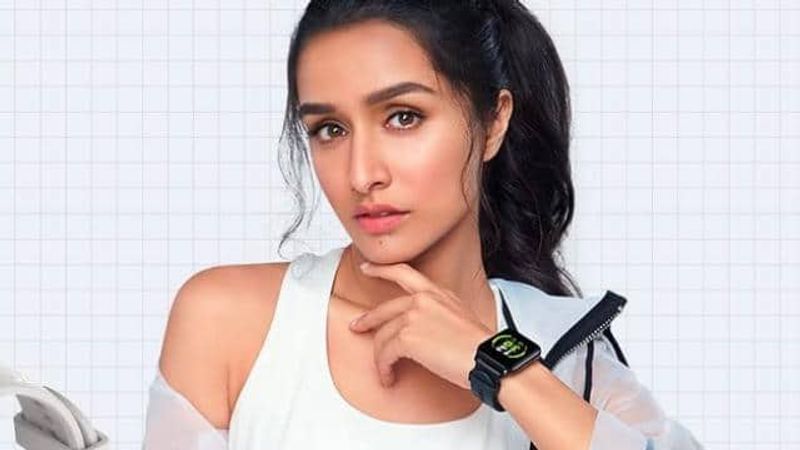 ఈ రెండు ఉత్పత్తులు అమెజాన్ ఇండియా ద్వారా అందుబాటులో రానున్నాయి, కాబట్టి రియల్మీ వాచ్ 2 ప్రో, రియల్మీ బడ్స్ వైర్లెస్ 2 నియో అమెజాన్ నుండి మాత్రమే విక్రయించనున్నారు. రియల్మీ వాచ్ 2 ప్రో, రియల్మే బడ్స్ వైర్లెస్ 2 నియోను కొద్ది రోజుల క్రితం గ్లోబల్ మార్కెట్లో ప్రవేశపెట్టారు. మే నెలలో రియల్మీ వాచ్ 2 ప్రోని ఇంతకు ముందు మలేషియాలో, రియల్మే బడ్స్ వైర్లెస్ 2 నియోని శ్రీలంకలో ప్రారంభించారు.

