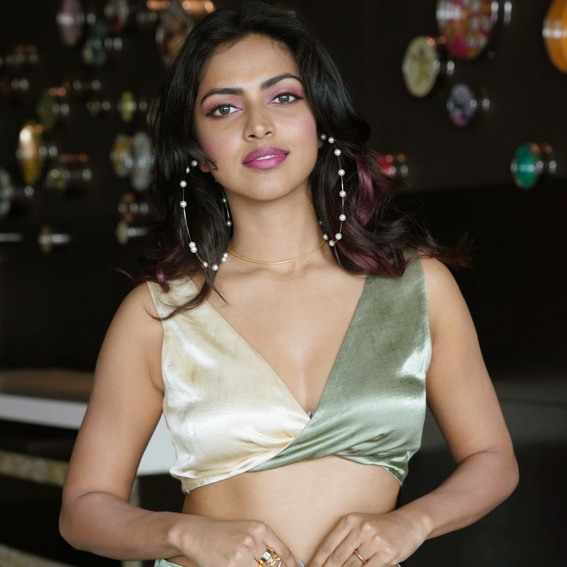 ஆடை, ராட்சசன் பட வெற்றிகளைத் தொடர்ந்து அமலா பால் கைவசம் அதே அந்த பறவை போல திரைப்படம் மட்டுமே தயாராக உள்ளது. ஆக்ஷன் கதாபாத்திரத்தில் நடித்துள்ள அமலா பால், அந்த படத்தை பெரிதும் எதிர்பார்த்து காத்திருக்கிறார்.
