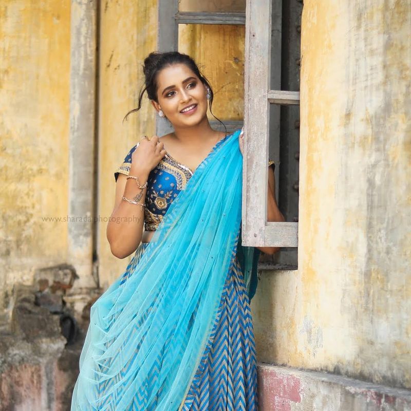 jacquline and sidharth starring thenmozhi BA serial end soon
