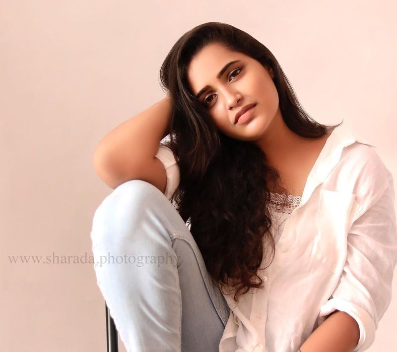 jacquline and sidharth starring thenmozhi BA serial end soon
