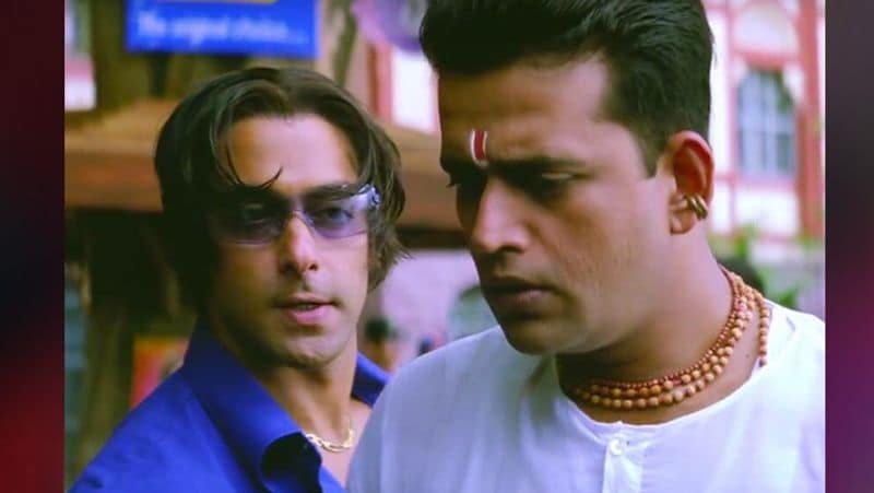 2003 में उन्हें सलमान खान के साथ फिल्म 'तेरे नाम' में काम करने का मौका मिला। इसमें उन्होंने पंडित रामेश्वर का रोल प्ले किया था। रवि किशन की भोजपुरी की पहली फिल्म 'सईयां हमार' थी। अब तक वो भोजपुरी में 350 से ज्यादा फिल्मों में काम कर चुके हैं।