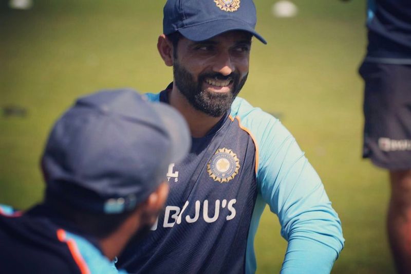 విల్ రోడ్స్ కెప్టెన్గా వ్యవహరించే కౌంటీ జట్టులో జాక్ కార్సన్, క్రేగ్ మిల్స్, రేహాంద్ అహ్మద్, జాక్ చాపెల్, లియామ్ ప్యాటర్సన్, టామ్ అస్పిన్వాల్, హసీద్ హమీద్, జేమ్స్ రే, ఏథన్ బాంబర్, లేడన్ జేమ్స్, రాబ్ యేట్స్, జేమ్స్ బ్రేసీ, జాక్ లిబ్బీ చోటు దక్కించుకున్నారు.