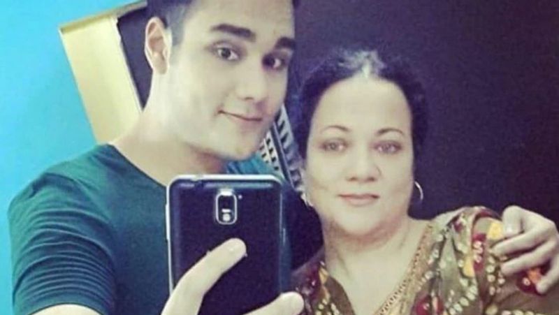 मैनेजर ने बताया कि मंदाकिनी इस समय अपने कमबैक प्रोजेक्ट पर ध्यान दे रही हैं। जब वे इसे फाइनल कर लेंगी तो जल्द ही मीडिया के सामने आएंगी और अपने कमबैक की घोषणा करेंगी।