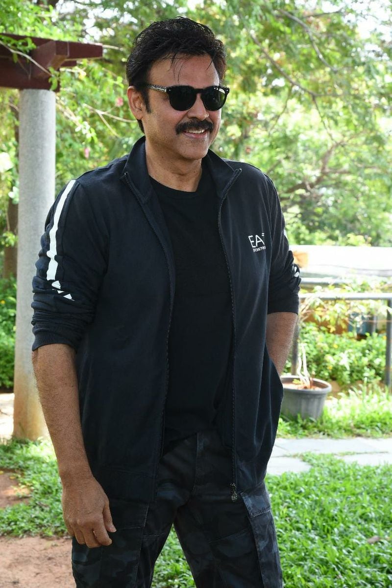 తన కెరీర్లోనే నారప్ప పాత్ర ఎప్పుడూ చేయలేదన్నారు వెంకీ. తనకిది చాలా టఫ్ రోల్ అని, ఎమోషనల్ సన్నివేశాల్లో చాలా కష్టపడాల్సి వచ్చిందని, ఆయా సీన్లలోనే ఉండిపోయానని తెలిపారు. గెటప్తోపాటు యాక్షన్ సీన్స్ కూడా ఛాలెంజింగ్గా అనిపించాయని చెప్పారు.
