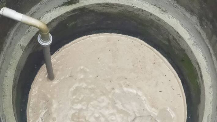 The water in the well is flowing Concerned householders The water in the well is flowing Concerned householders