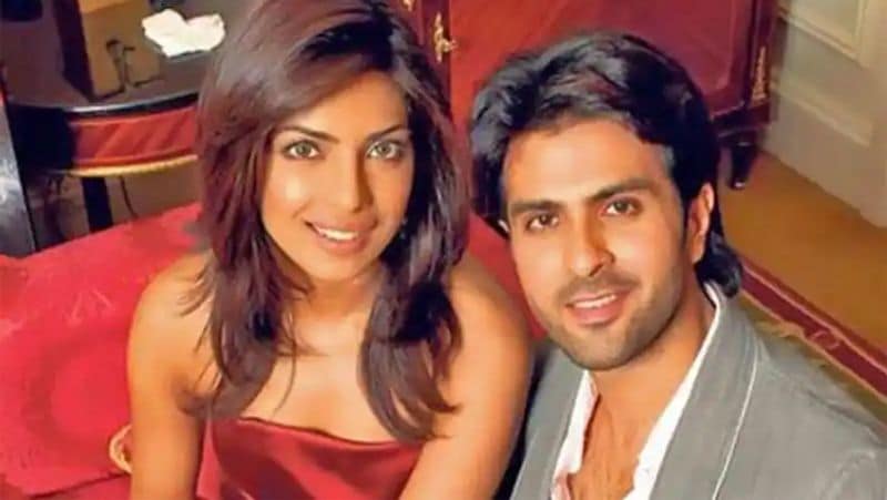 अक्षय कुमार के साथ रिश्ता टूटने के बाद प्रियंका ने डायरेक्टर हैरी बावेजा के बेटे हरमन बावेजा को डेट करना शुरू किया। इन दोनों के लव अफेयर के चर्चे खूब सुनने को मिले। दोनों ने साथ में लव स्टोरी 2050 में भी काम किया। हालांकि यह फिल्म बुरी तरह फ्लॉप रही। ऐसे में हरमन के डूबते करियर को देखते हुए प्रियंका ने उनसे अपना रिश्ता खत्म करने में ही भलाई समझी।