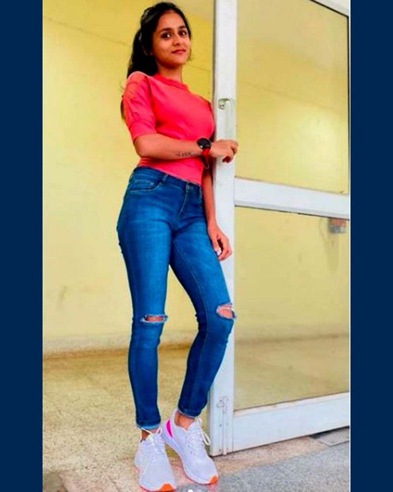 সোশ্যাল মিডিয়াতেও খুবই সক্রিয় প্রিয়াঙ্কা। তার যথেষ্ট ফ্যান-ফলোয়ার্সও রয়েছে। তার একটি ছবিতে লাইক ও কমেন্টের বন্যা বয়ে যায়। ছবি সৌঃ ইনস্টাগ্রাম