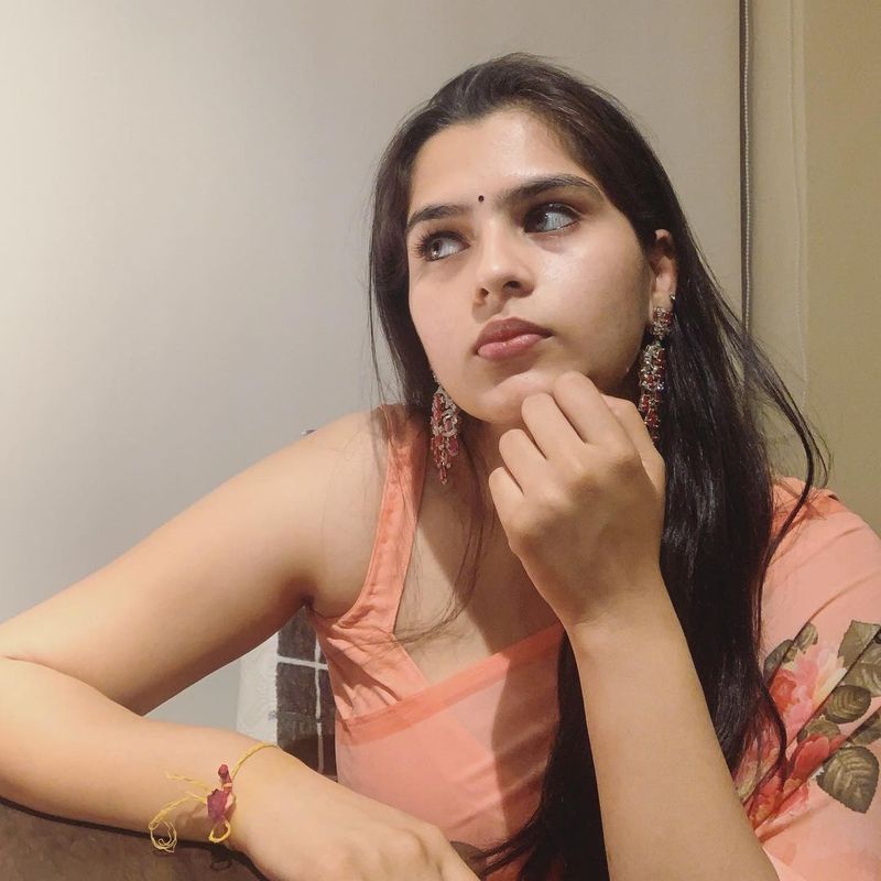 కావ్య కళ్యాణ్ రామ్ ఇంస్టాగ్రామ్ ఫోటోలు