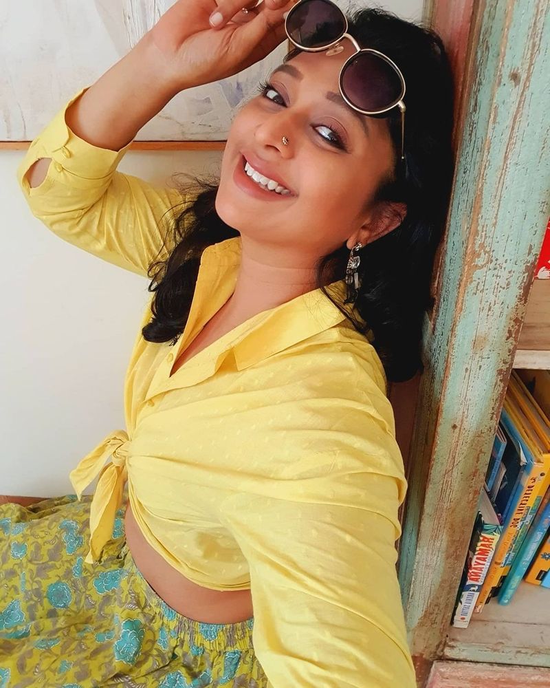 కన్నడ, తమిళ, మలయాళ బాషలలో సినిమాలు చేసినా ఆమెకు బ్రేక్ రాలేదు. 2005నాటికి ఆమె కెరీర్ ఫేడ్ అవుట్ దశకు చేరుకుంది.