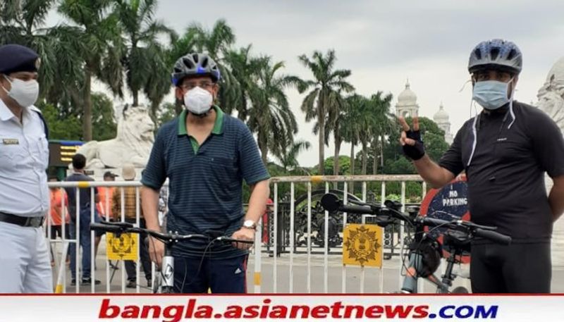 মূলত কিছুদিন ময়দানে প্রাতঃভ্রমণে বেরিয়ে ছিনতাইবাজের পাল্লায় পড়েছিলেন বড়বাজারের এক যুবক। রক্তাক্ত হয়ে হাসপাতালে ভর্তি করা হয়েছিল তাঁকে। তারপর থেকেই আরও কড়া কলকাতা পুলিশ।
