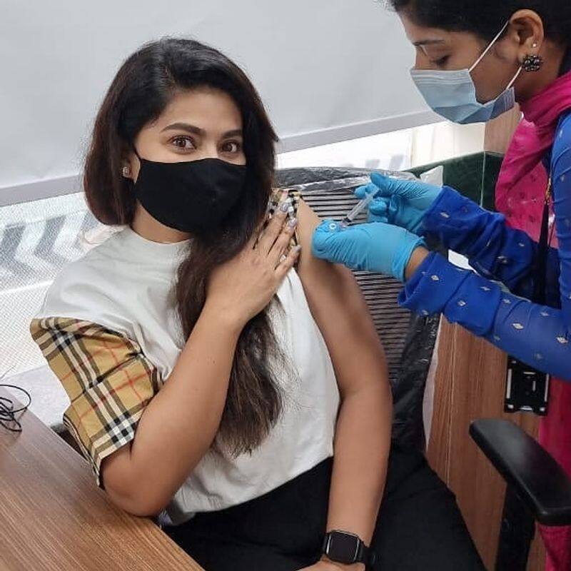Actress Sneha is scared to get vaccinated viral video