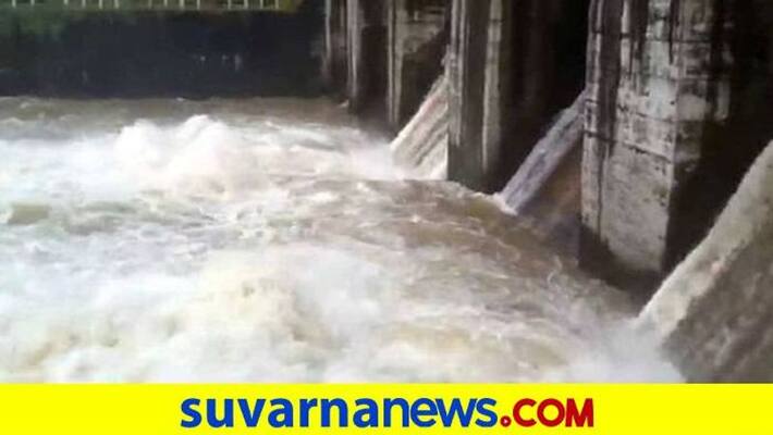 1 Thousand Cusec Water Released From Mullamari Dam at Chincholi in Kalaburagi grg 1 Thousand Cusec Water Released From Mullamari Dam at Chincholi in Kalaburagi grg