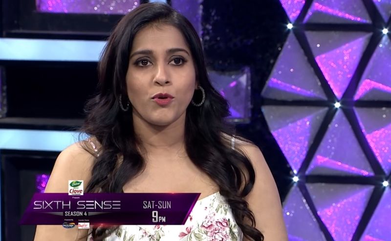 మీపాటికి మీరు పిల్లల్ని కని, మధ్యలో వదిలేసి వెళ్ళిపోతే బాధపడేది పిల్లలే అని, అలాంటప్పుడు వాళ్ళను అసలు ప్రపంచంలోకి తీసుకురావద్దని రష్మీ అన్నారు. పరోక్షంగా తన తండ్రి కుటుంబ బాధ్యతలు, తల్లి, పిల్లపై వదిలేసి వెళ్లిపోయినట్లు రష్మీ తెలియజేశారు.