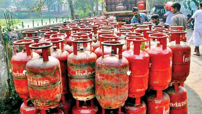 Injustice .. Cooking gas cylinder price increase of 25 rupees. Sale for 875 rupees 50 coins.