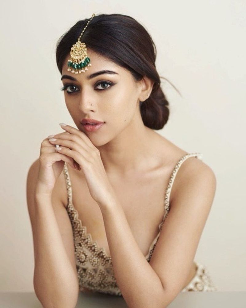 నానితో `మజ్ను`, పవన్తో `అజ్ఞాతవాసి`, బన్నీతో `నాపేరు సూర్య నా ఇల్లు ఇండియా`, చైతూతో `శైలజారెడ్డి అల్లుడు` వంటి సినిమాల్లో మెరిసిన అను ఇమ్మాన్యుయెల్ కేవలం తొలి చిత్రం `మజ్ను`తోనే హిట్ అందుకుంది.