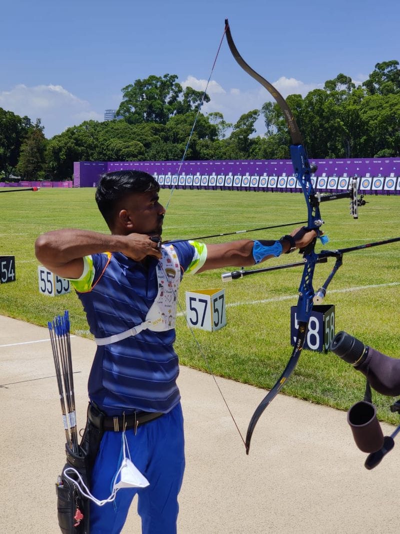 India competes in 85 medal events. The Olympic Village accommodates athletes, coaches and officials in 21 complexes. & Nbsp; (Indian archers in final training)