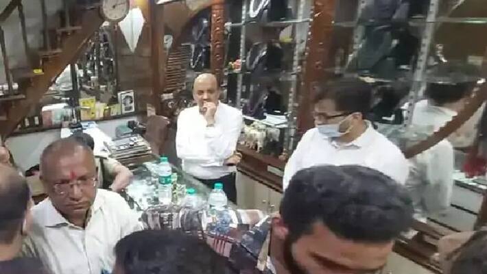 chhattisgarh news 3 crore diamond and jewelry stolen from nageeta james jewellery shop in raipur kpr chhattisgarh news 3 crore diamond and jewelry stolen from nageeta james jewellery shop in raipur kpr