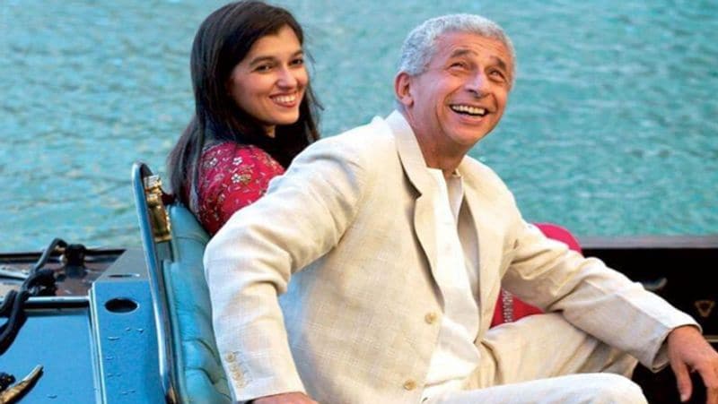 रत्ना से शादी कर शाहिद के मौसा बने नसीर :
रत्ना पाठक एक्ट्रेस सुप्रिया पाठक की बड़ी बहन हैं और सुप्रिया एक्टर शाहिद कपूर की सौतेली मां हैं। इस रिश्ते से रत्ना पाठक शाहिद कपूर की मौसी और नसीर उनके मौसा लगते हैं। शाहिद के पिता पंकज कपूर ने सुप्रिया पाठक से दूसरी शादी की है। उनकी पहली पत्नी नीलिमा अजीम हैं और शाहिद उन्हीं के बेटे हैं। 