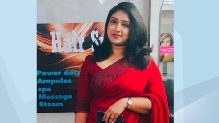 Two and a half years as a lawyer in Alappuzha without passing LLB Woman absconds after case Two and a half years as a lawyer in Alappuzha without passing LLB Woman absconds after case