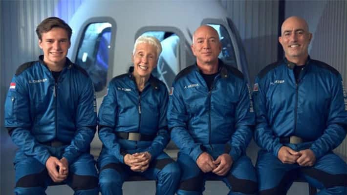 Jeff Bezos completes short trip to space in Blue Origin rocket voyage lasts 11 minutes pod Jeff Bezos completes short trip to space in Blue Origin rocket voyage lasts 11 minutes pod