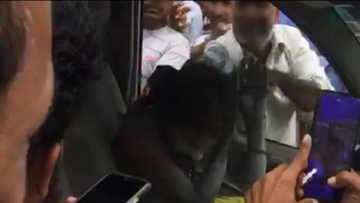 group of people thrashed two sadhus in Madhya Pradesh on suspicion of them being child lifters group of people thrashed two sadhus in Madhya Pradesh on suspicion of them being child lifters